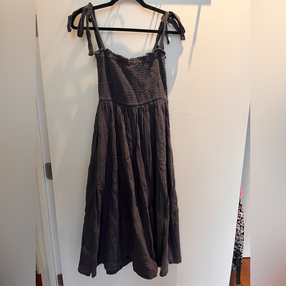 Grade & Gather navy grey midi dress size small